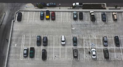 parcheggio visto dall'alto parcheggio visto dall'alto